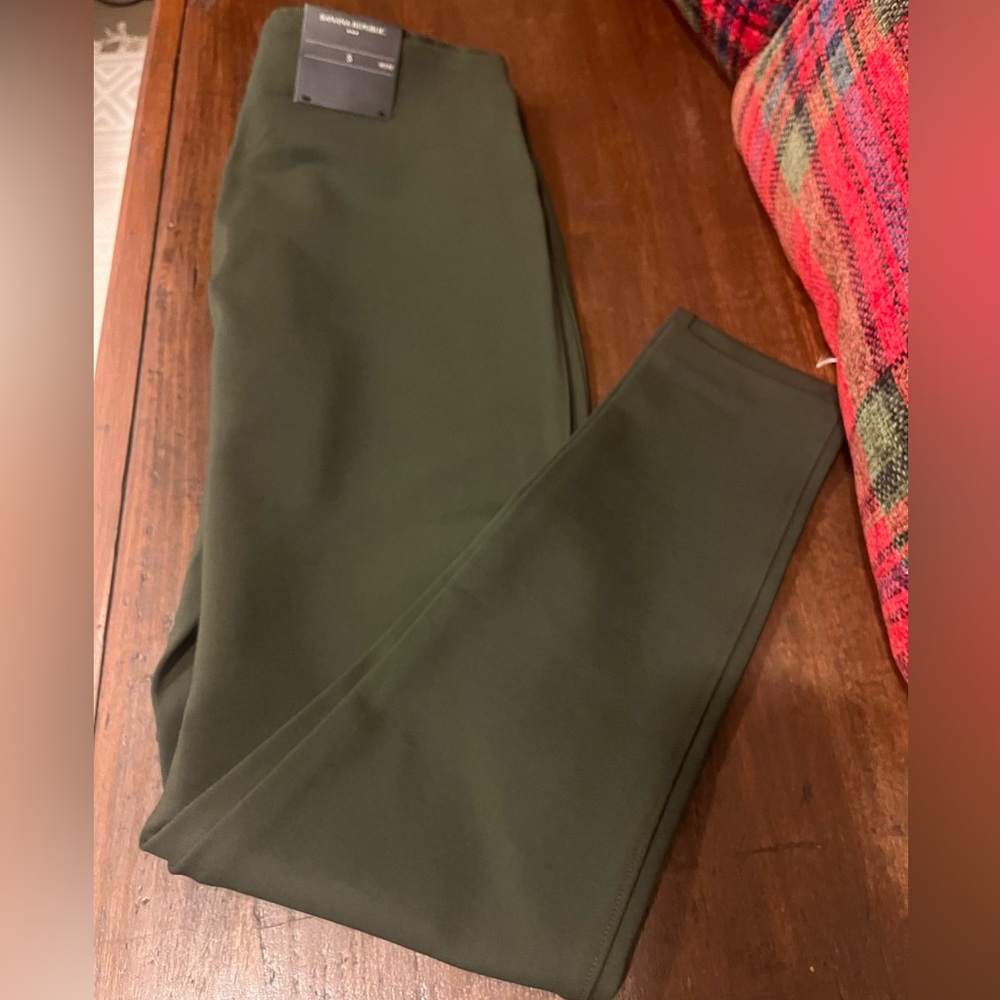 Banana Republic pants/legging style. Size S Petite
